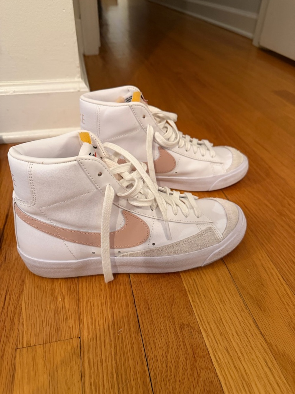 Like New Nike Blazer Mid White / Blush